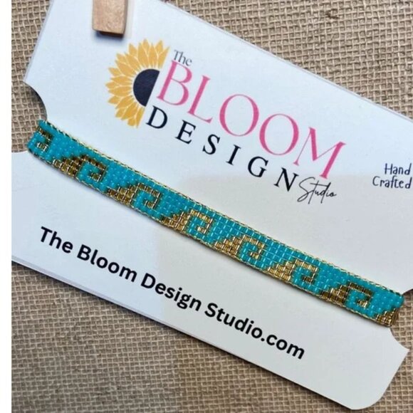 Turquoise and Gold Bracelet - Picture 2 of 4